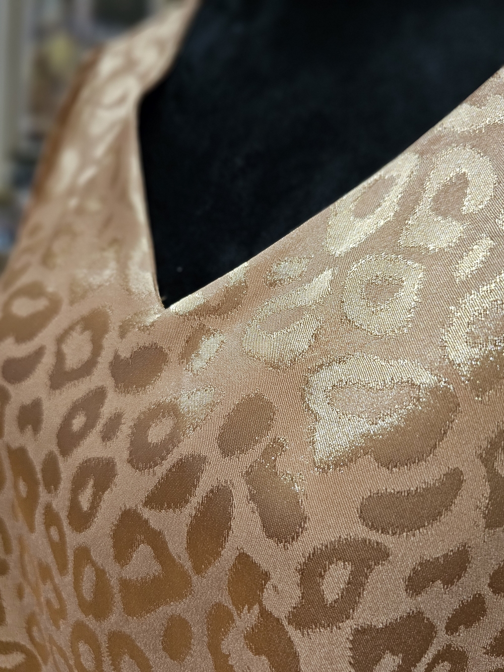 Savanna Jane Metallic Copper Leopard V-Neck Top - Gold - Picture 2 of 9